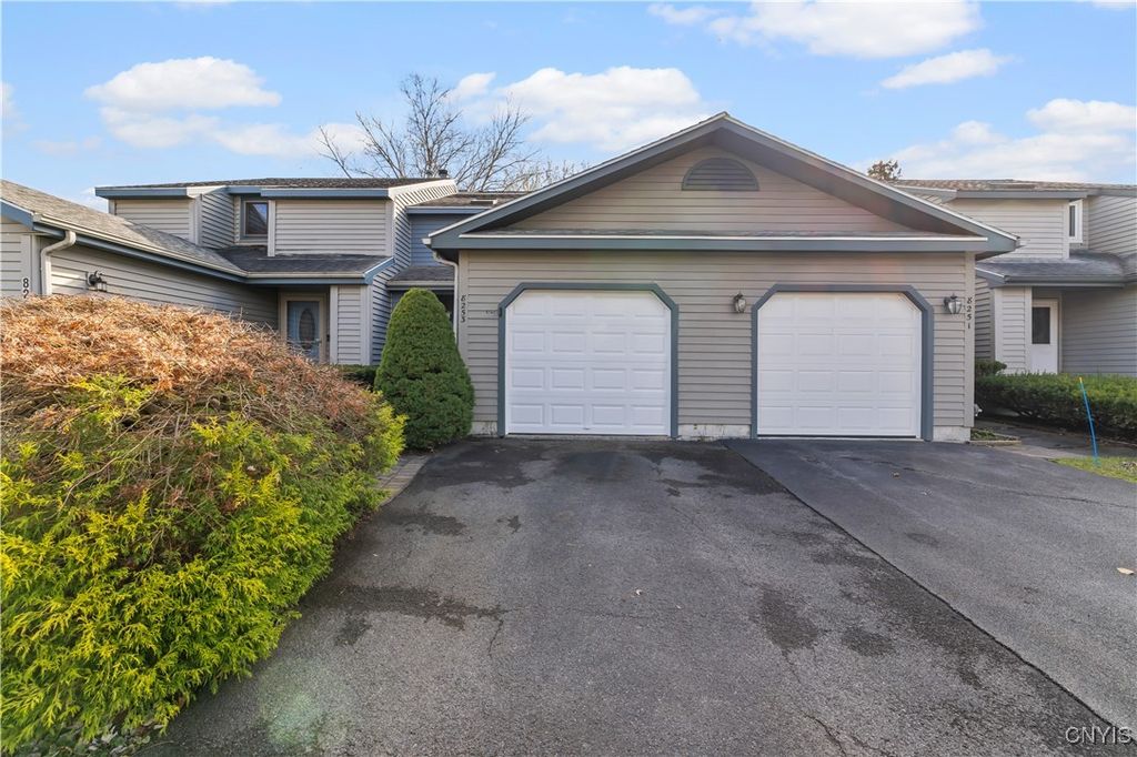 8253 Beehive Cir, Clay, NY 13090