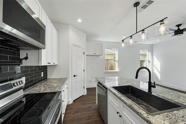 1104 E Annie Street, Fort Worth, TX 76104