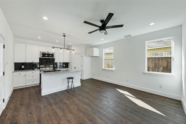 1104 E Annie Street, Fort Worth, TX 76104