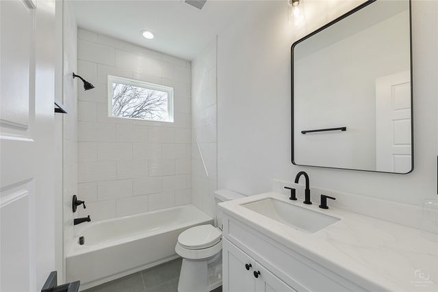 1104 E Annie Street, Fort Worth, TX 76104