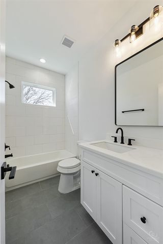 1104 E Annie Street, Fort Worth, TX 76104