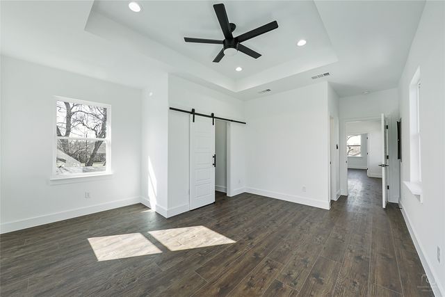 1104 E Annie Street, Fort Worth, TX 76104