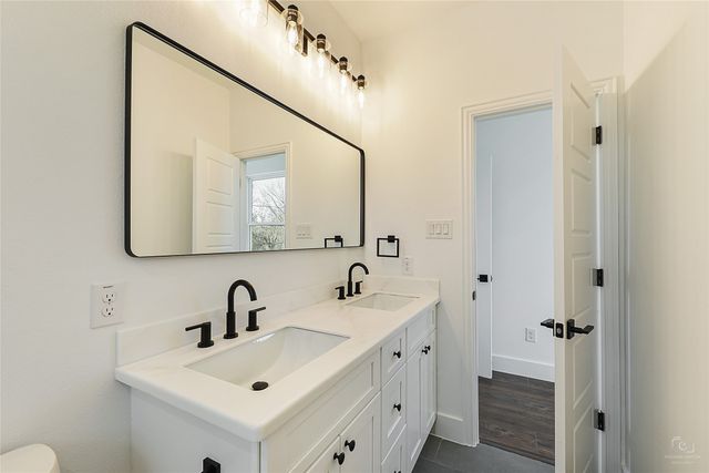 1104 E Annie Street, Fort Worth, TX 76104