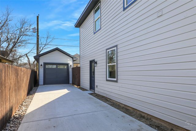 1104 E Annie Street, Fort Worth, TX 76104