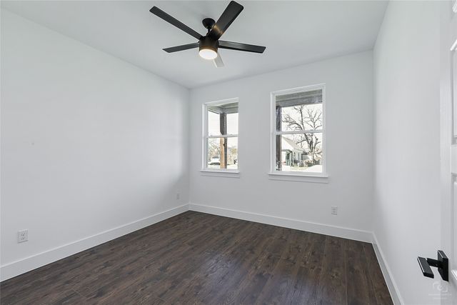 1104 E Annie Street, Fort Worth, TX 76104