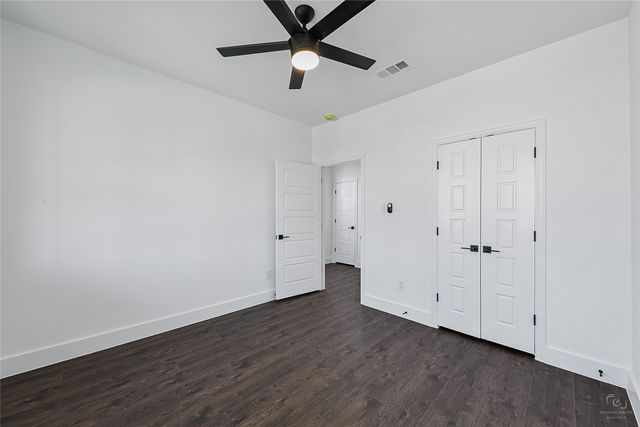 1104 E Annie Street, Fort Worth, TX 76104