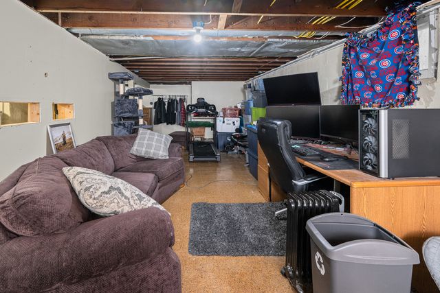 445 48TH Street, Moline, IL 61265