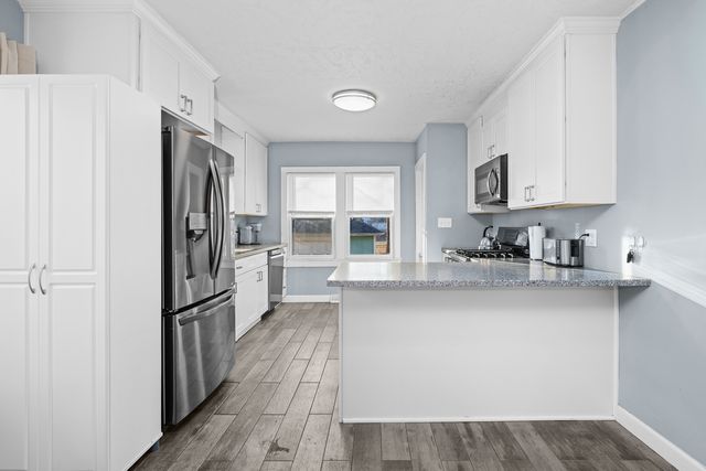 445 48TH Street, Moline, IL 61265