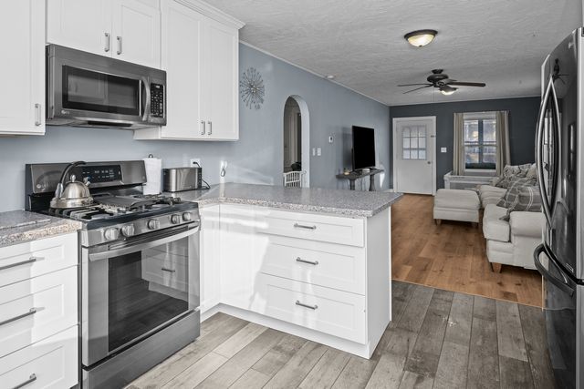 445 48TH Street, Moline, IL 61265