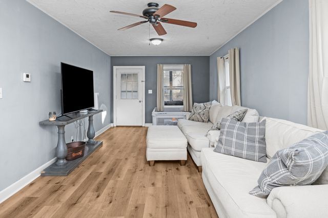 445 48TH Street, Moline, IL 61265