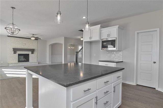 2717 W Park Street, Olathe, KS 66061