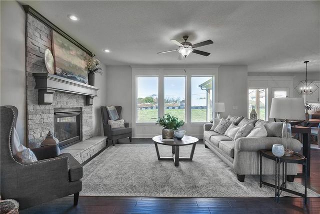 2717 W Park Street, Olathe, KS 66061