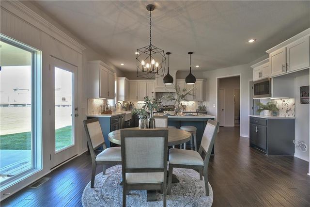 2717 W Park Street, Olathe, KS 66061