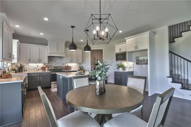 2717 W Park Street, Olathe, KS 66061