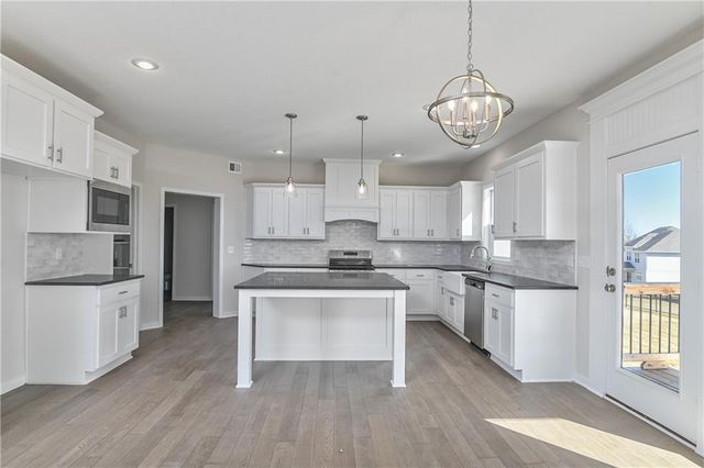 2717 W Park Street, Olathe, KS 66061