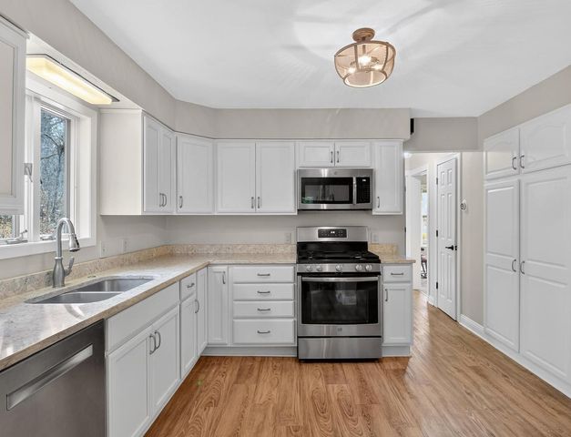 N7024 Oakwood ROAD, Whitewater, WI 53190