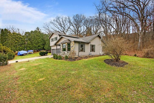 N7024 Oakwood ROAD, Whitewater, WI 53190