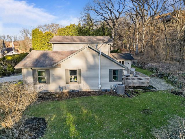 N7024 Oakwood ROAD, Whitewater, WI 53190