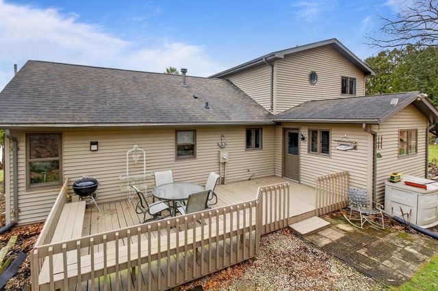 N7024 Oakwood ROAD, Whitewater, WI 53190