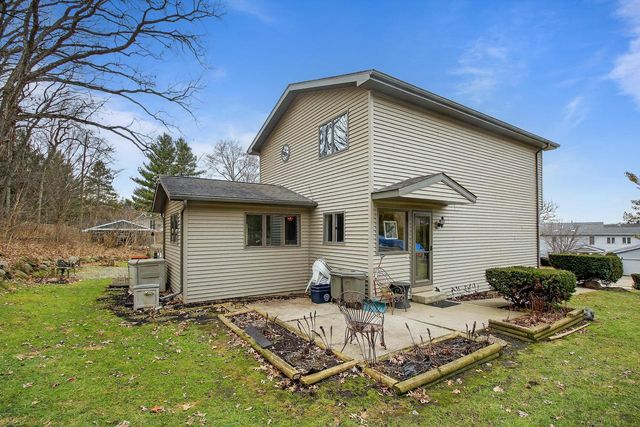 N7024 Oakwood ROAD, Whitewater, WI 53190