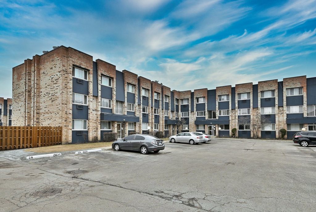 8637 1/2 W FOSTER Avenue 1B, Chicago, IL 60656 — photo 3