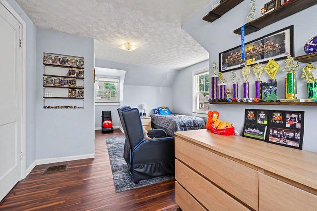 24 Pine Hill Drive, Highland Heights, KY 41076
