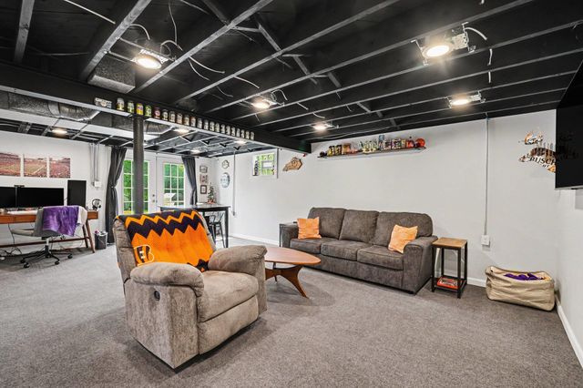 24 Pine Hill Drive, Highland Heights, KY 41076