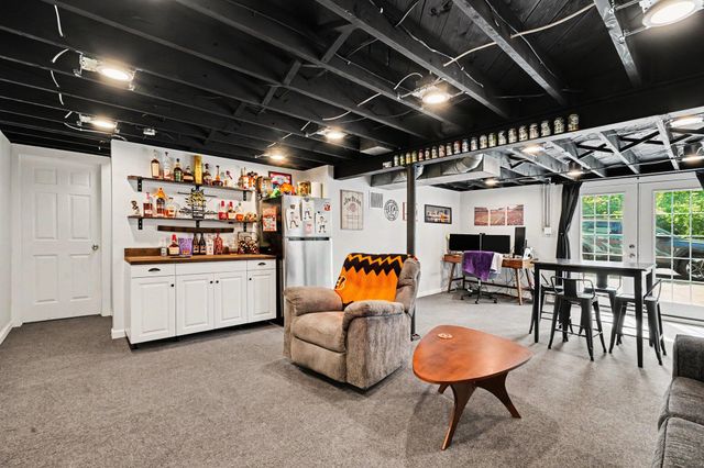 24 Pine Hill Drive, Highland Heights, KY 41076