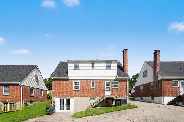 24 Pine Hill Drive, Highland Heights, KY 41076