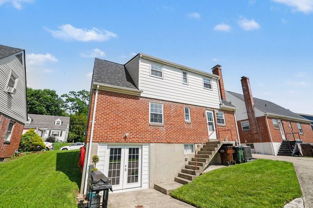 24 Pine Hill Drive, Highland Heights, KY 41076