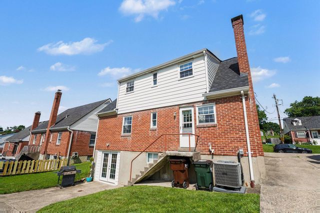 24 Pine Hill Drive, Highland Heights, KY 41076