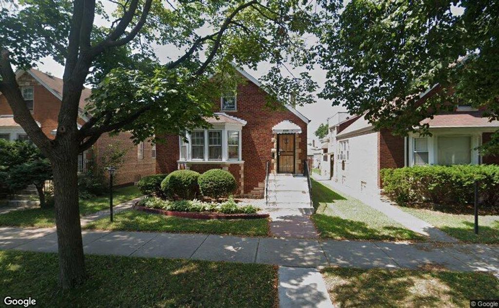 8320 S Phillips Avenue, Chicago, IL 60617