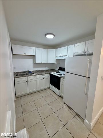 40 Willis RD, North Fort Myers, FL 33917
