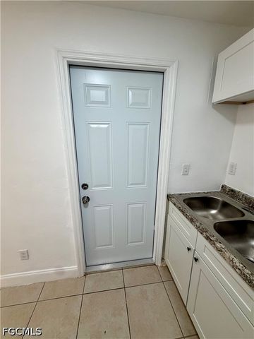 40 Willis RD, North Fort Myers, FL 33917