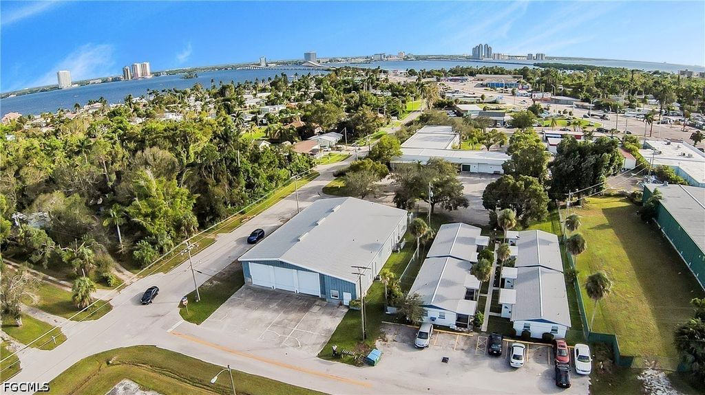 40 Willis RD, North Fort Myers, FL 33917