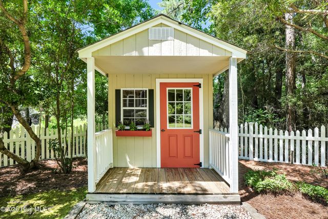 7729 Bonaventure Drive, Wilmington, NC 28411