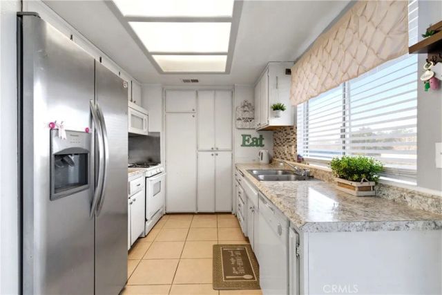 12561 Shamrock Avenue, Victorville, CA 92395