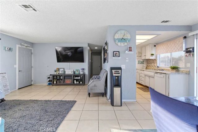 12561 Shamrock Avenue, Victorville, CA 92395