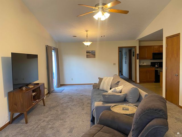 2710 Buttonwood Drive, Manhattan, KS 66502