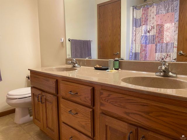 2710 Buttonwood Drive, Manhattan, KS 66502