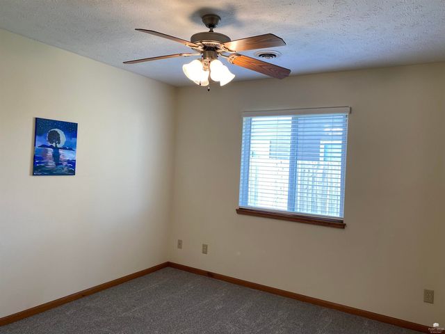 2710 Buttonwood Drive, Manhattan, KS 66502