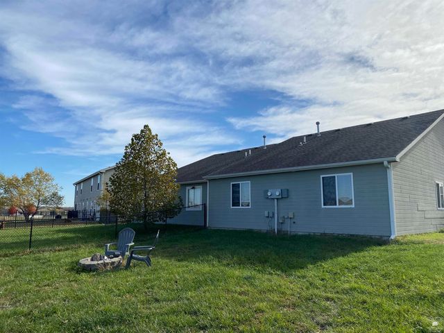 2710 Buttonwood Drive, Manhattan, KS 66502