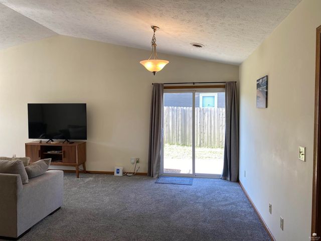 2710 Buttonwood Drive, Manhattan, KS 66502