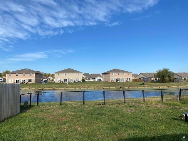 2710 Buttonwood Drive, Manhattan, KS 66502