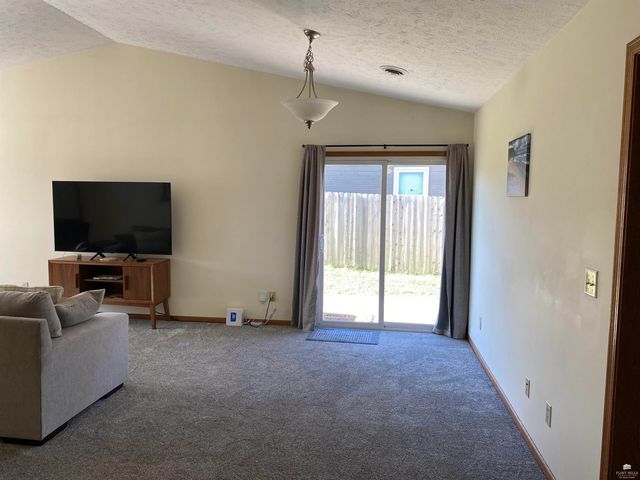 2710 Buttonwood Drive, Manhattan, KS 66502