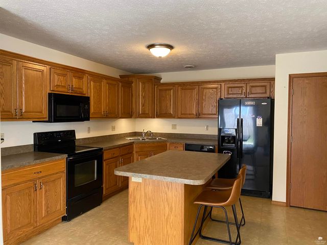 2710 Buttonwood Drive, Manhattan, KS 66502