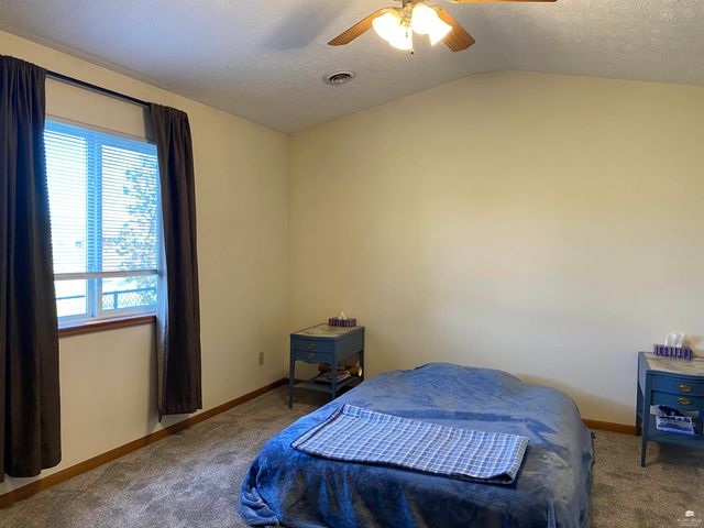 2710 Buttonwood Drive, Manhattan, KS 66502