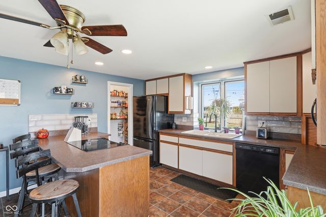 917 Linda Drive, Fortville, IN 46040