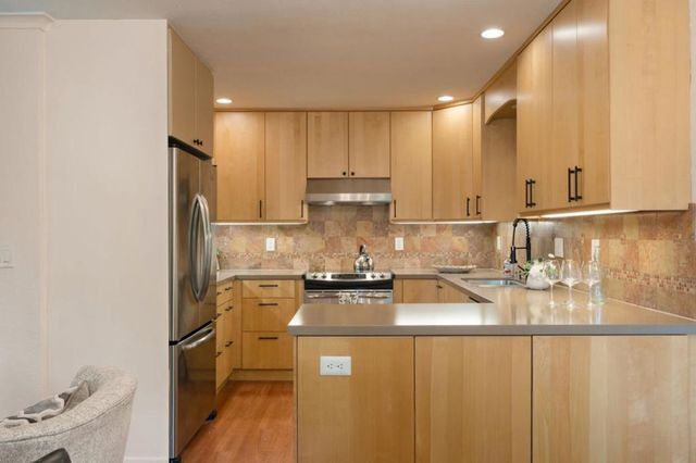 374 Union Avenue E, Campbell, CA 95008