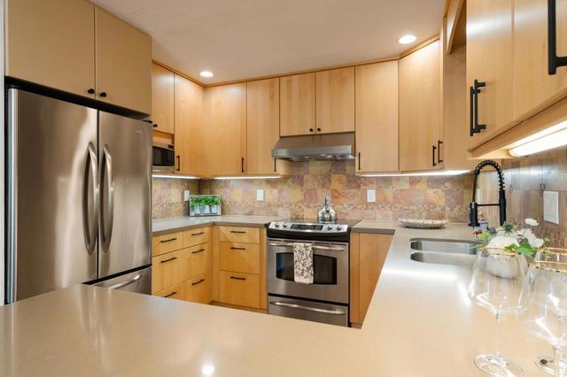 374 Union Avenue E, Campbell, CA 95008